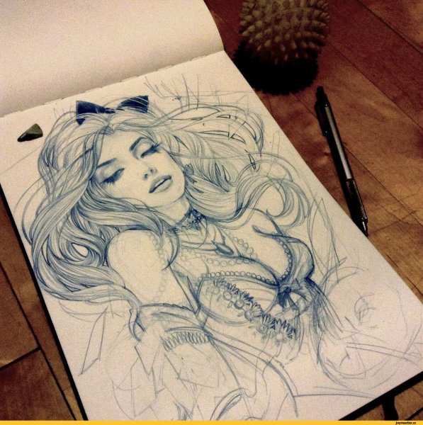 Рисунок девушки карандашом