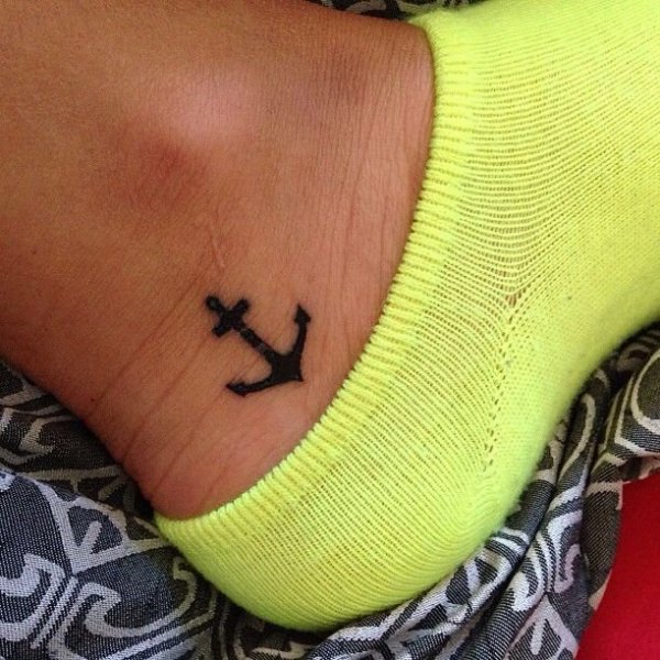 Рисунки на ноге ручкой