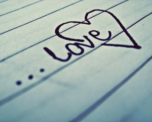 Надписи ручкой на бумаге