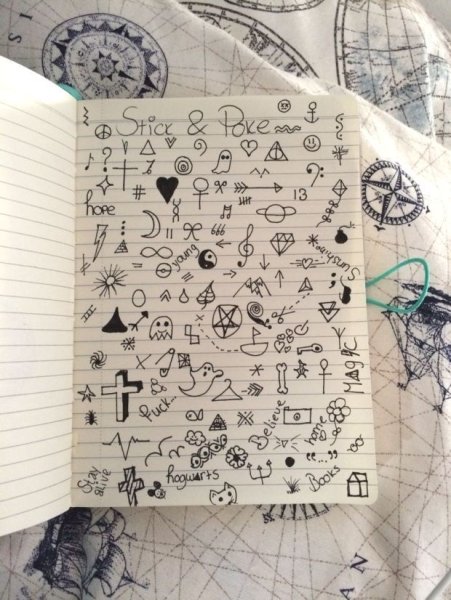 Мелкие рисунки ручкой в тетради