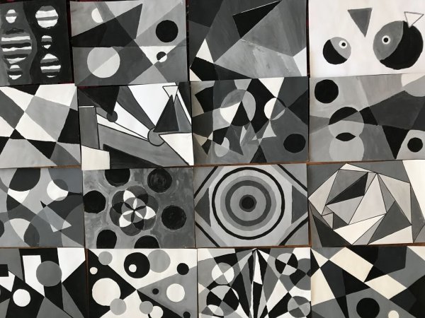 Монохромная композиция из геометрических фигур