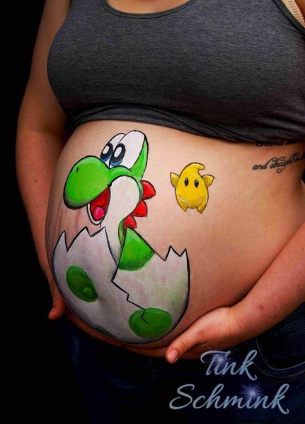 Разрисованные животики беременных