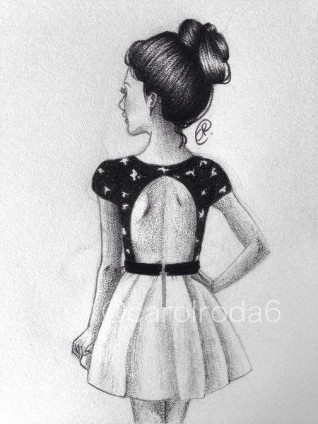 Раскраска девочка в платье