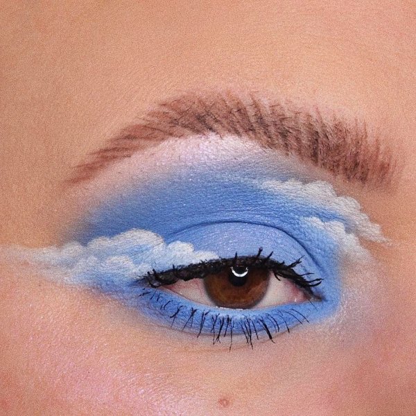 Макияж подводкой на Хэллоуин