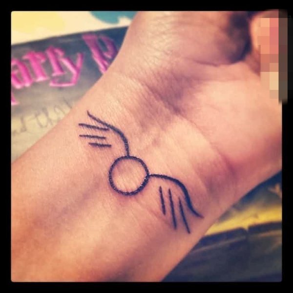 Тату ручкой на коже