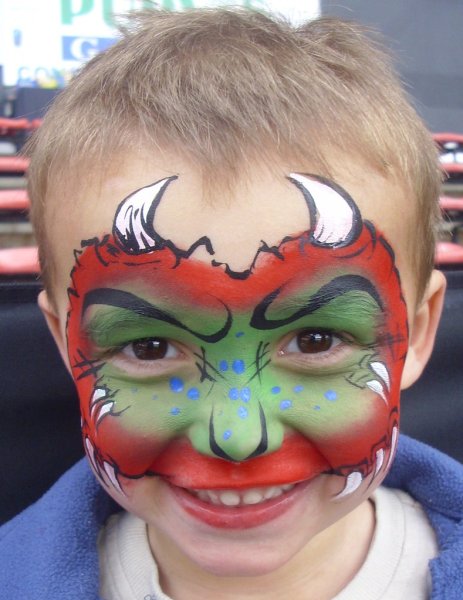 Грим паука на лице для детей