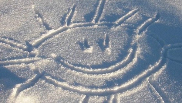 Праздник день рисования солнца на снегу