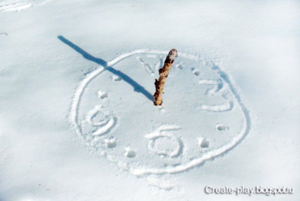 Рисунки на снегу ногами