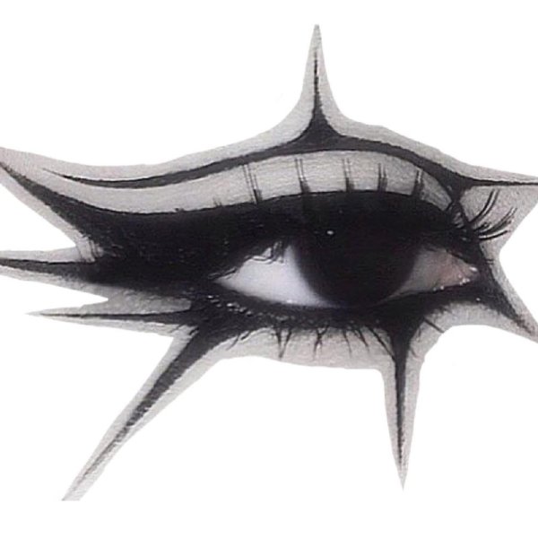 Готическая подводка глаз