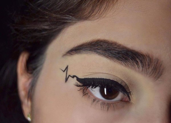 Необычные стрелки на глазах
