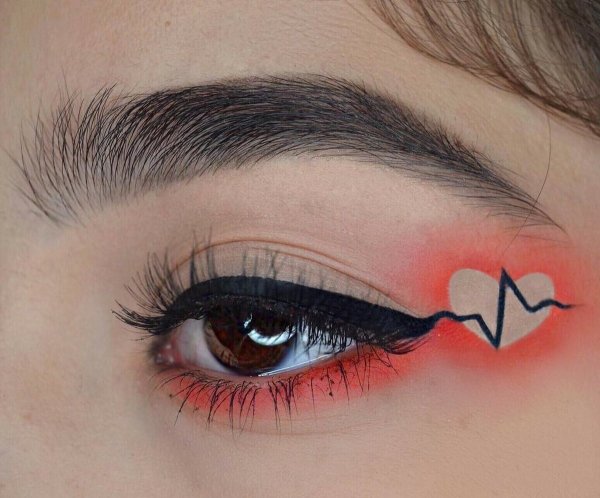 Необычные стрелки на глазах