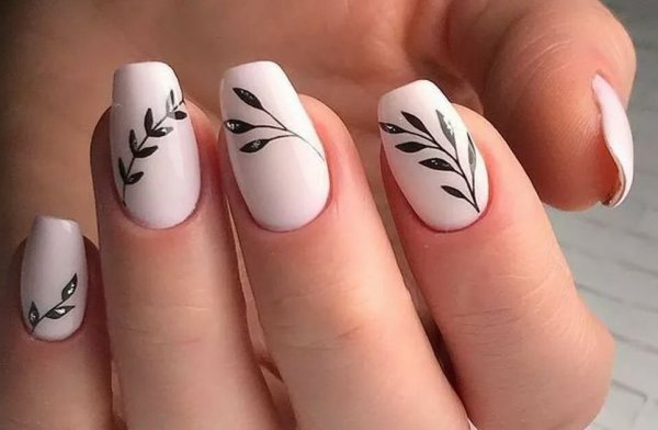 Лёгкий маникюр на короткие ногти