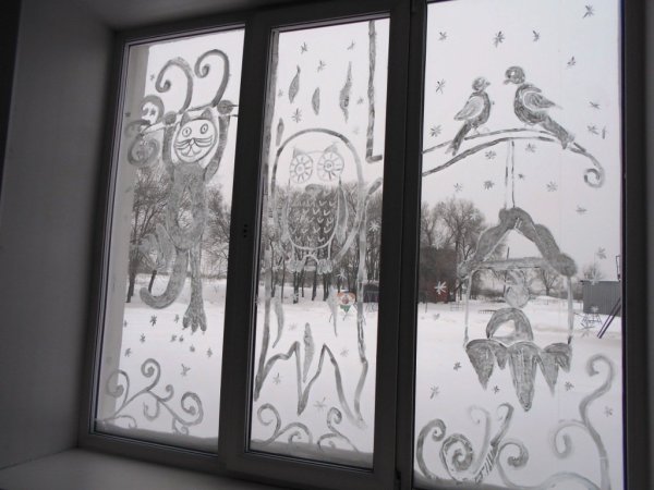 Новогодний олень трафарет