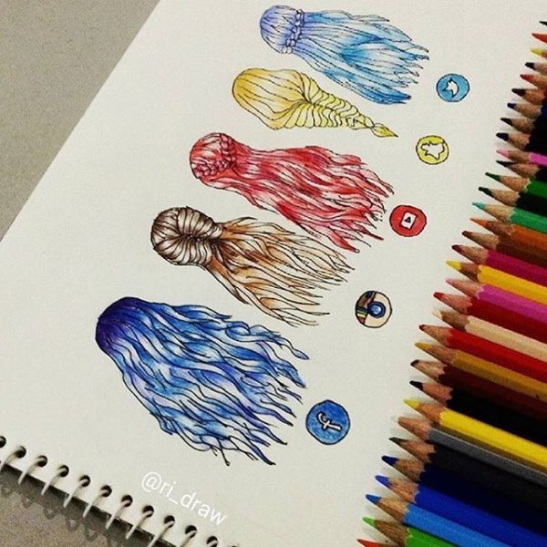 Цветными карандашами в скетчбуке