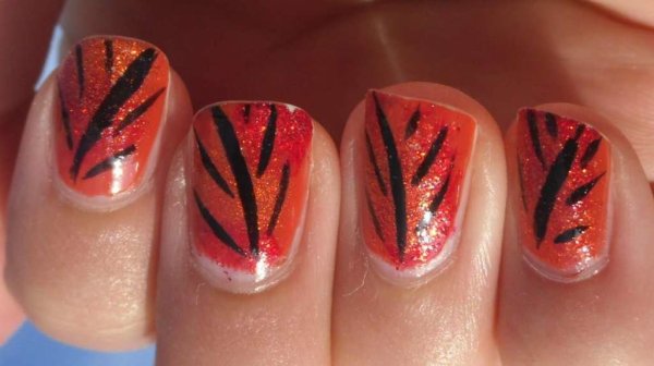 Осенние узоры на ногтях легкие