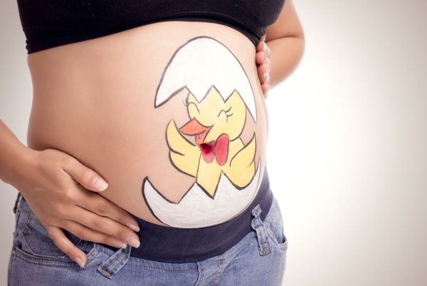 Рисунки на животике беременной