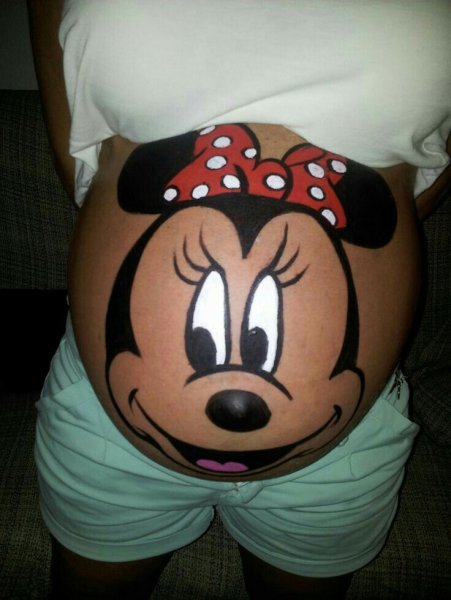 Разрисованные животики беременных