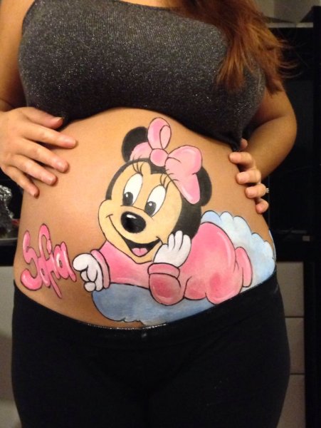 Рисование на животе беременных