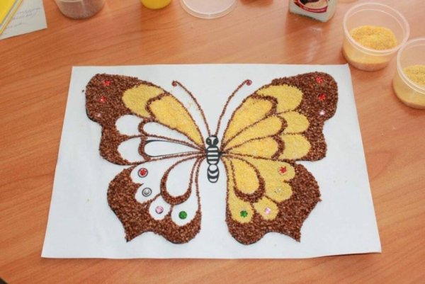 Аппликация из крупы