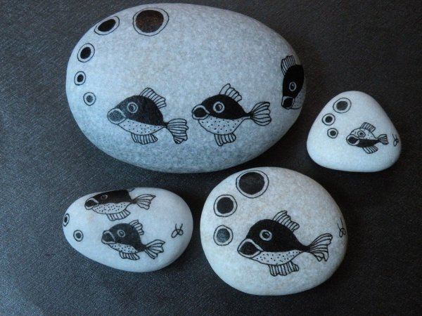 Сувениры рисуем на камнях