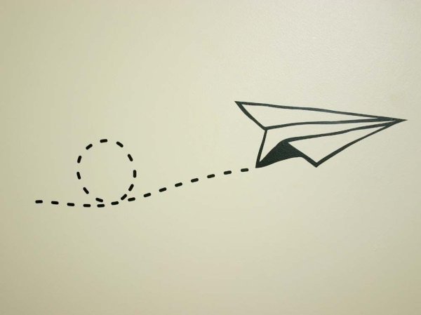Эскиз бумажного самолета