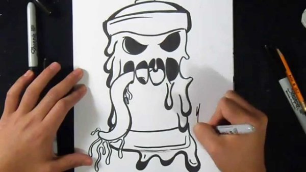 Надписи баллончиком на стене