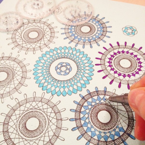 Трафарет спирограф