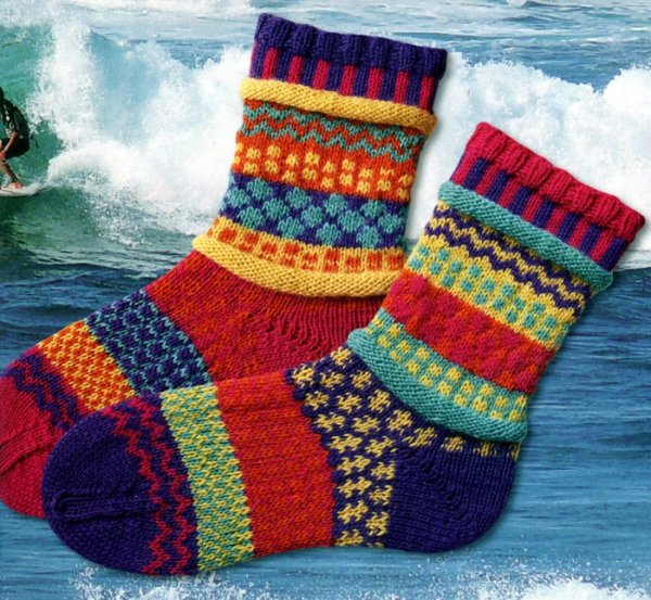 Вязаные носки с узором