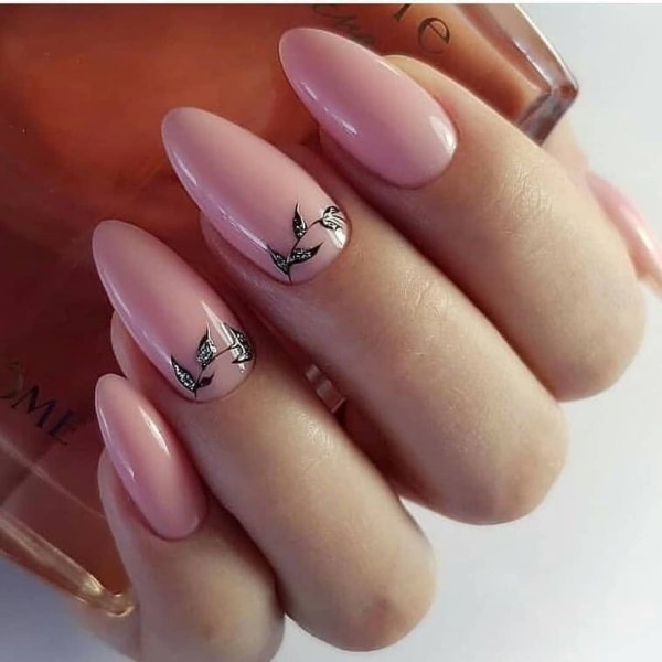 Нюдовый маникюр 2022 миндаль лето