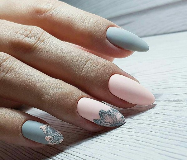 Красивый маникюр на миндальную форму