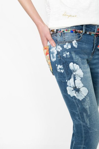 Орнамент на джинсах