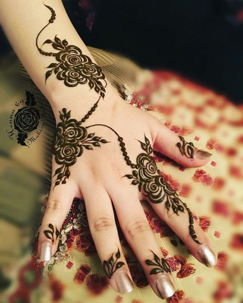 Менди тату хной