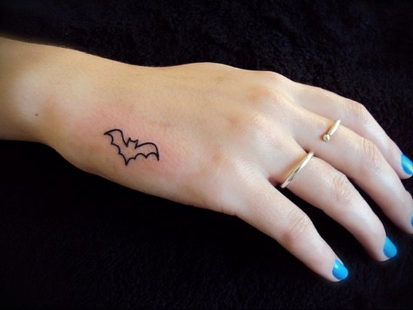 Тату на руке для девушек маленькие