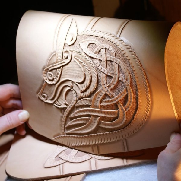 Гравировка по коже