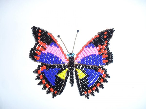 Бабочка из бисера параллельным плетением