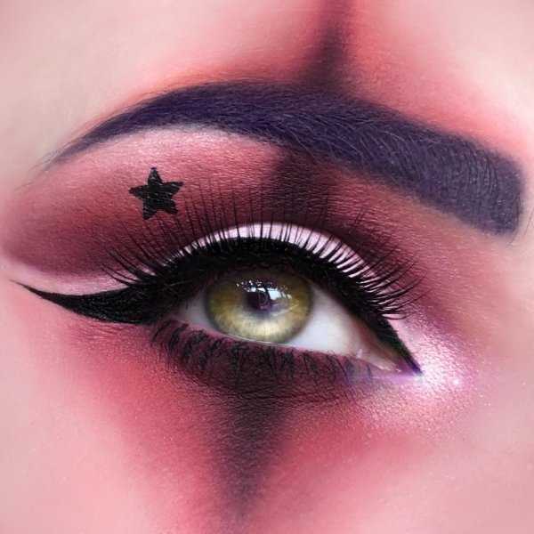 Красивый макияж глаз