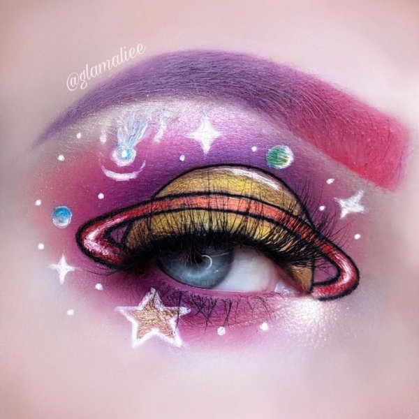 Необычный макияж глаз с рисунком красивым