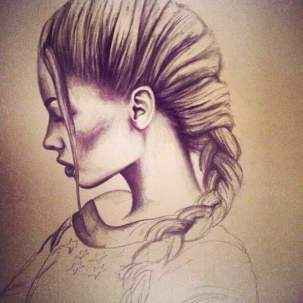 Рисунки девочек карандашом красивые в профиле