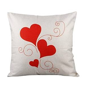 Диванные подушки сердечко