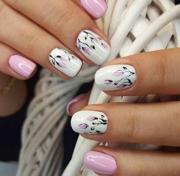 Маникюр белый с рисунком