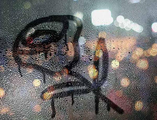 Рисование на запотевшем стекле