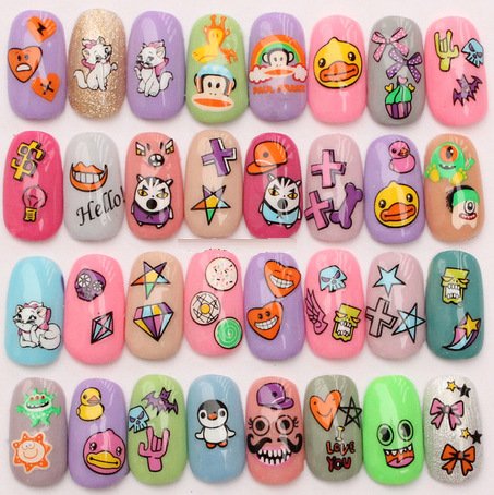 Маникюр с мультяшными наклейками