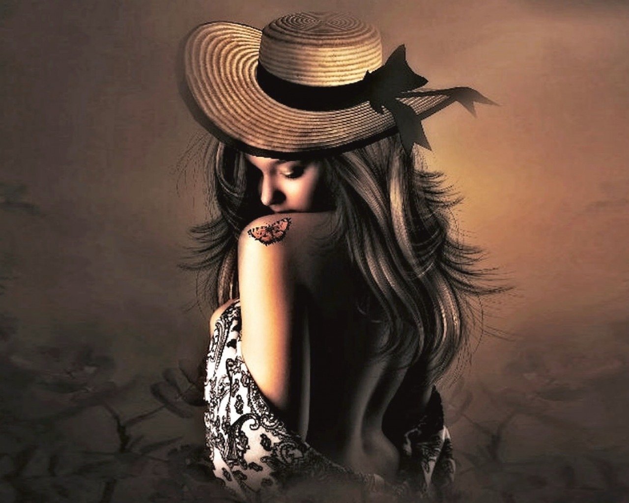 Фото девушки в шляпе на аватарку