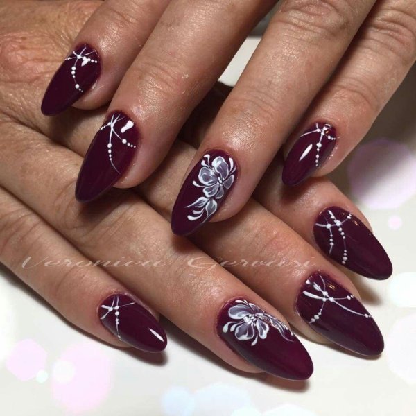 Бордовый маникюр
