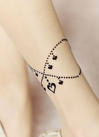 Тату хной браслет на ноге