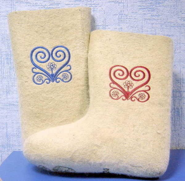 Вышивка на детских валенках