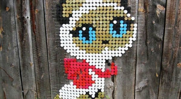 Кот из пластиковых крышек