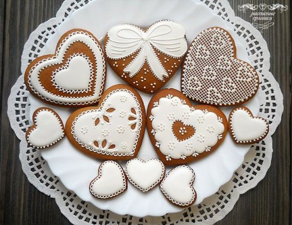 Раскрашивание пряников глазурью