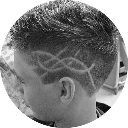 Детская стрижка мужская модельная с рисунком