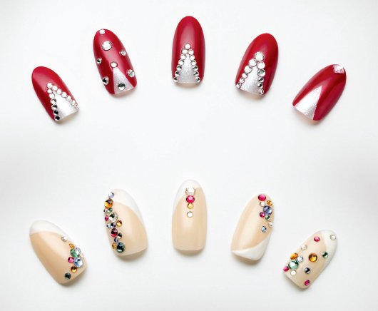 Стразы на ногтях пошагово